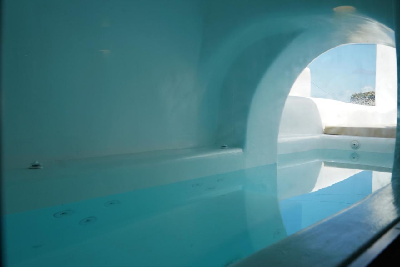 Oinos Luxury Suites Foinikiá 외부 사진
