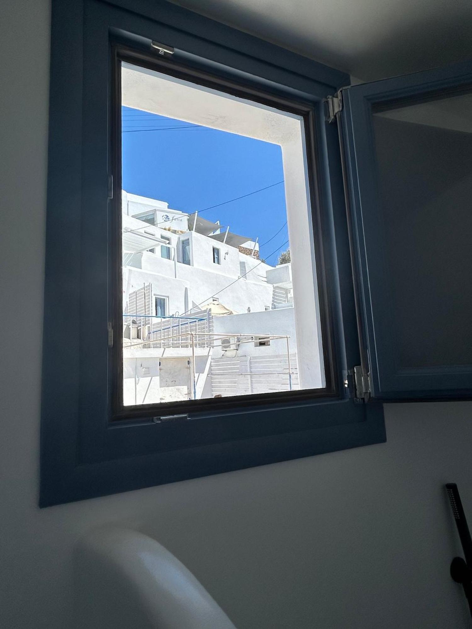 Oinos Luxury Suites Foinikiá 외부 사진