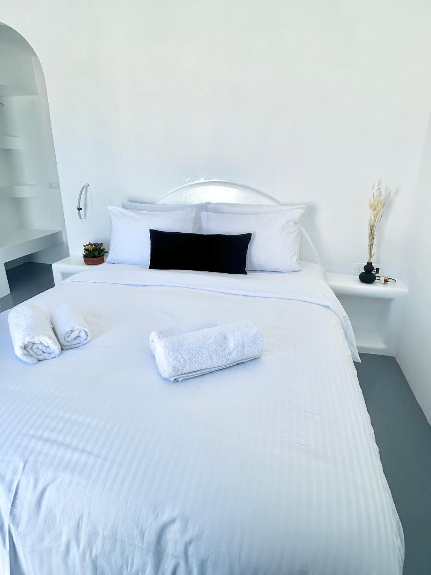 Oinos Luxury Suites Foinikiá 외부 사진