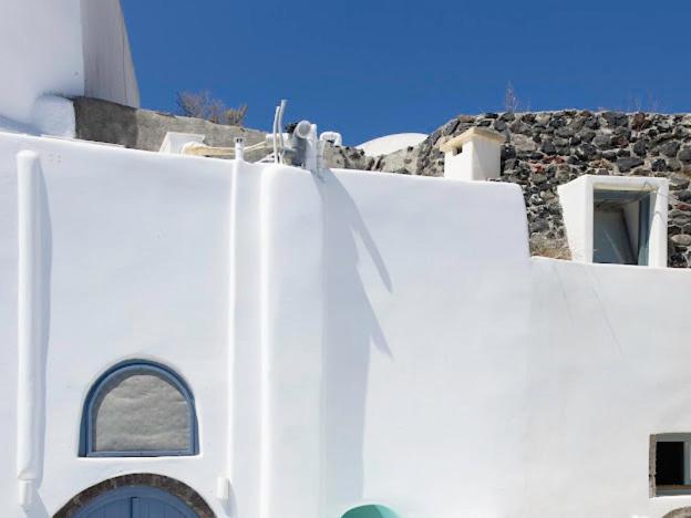 Oinos Luxury Suites Foinikiá 외부 사진