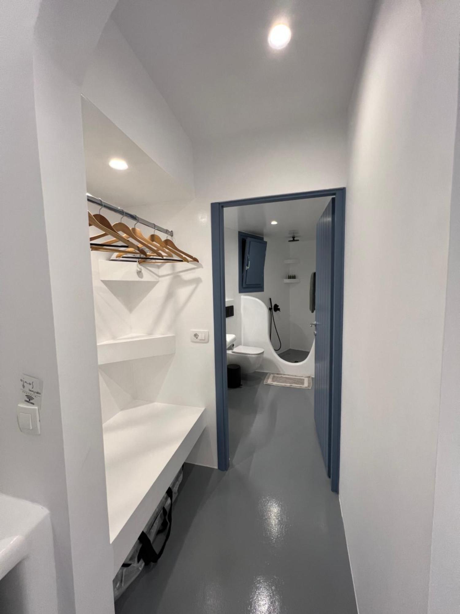 Oinos Luxury Suites Foinikiá 외부 사진